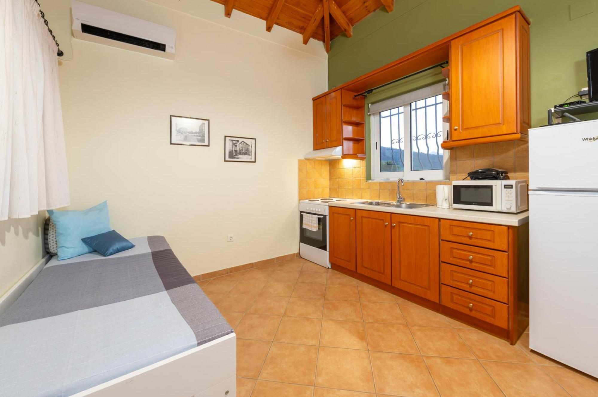 Spedion Villa - Near To Sea Villas With Heated Swimming Pool Gytheio Rum bild