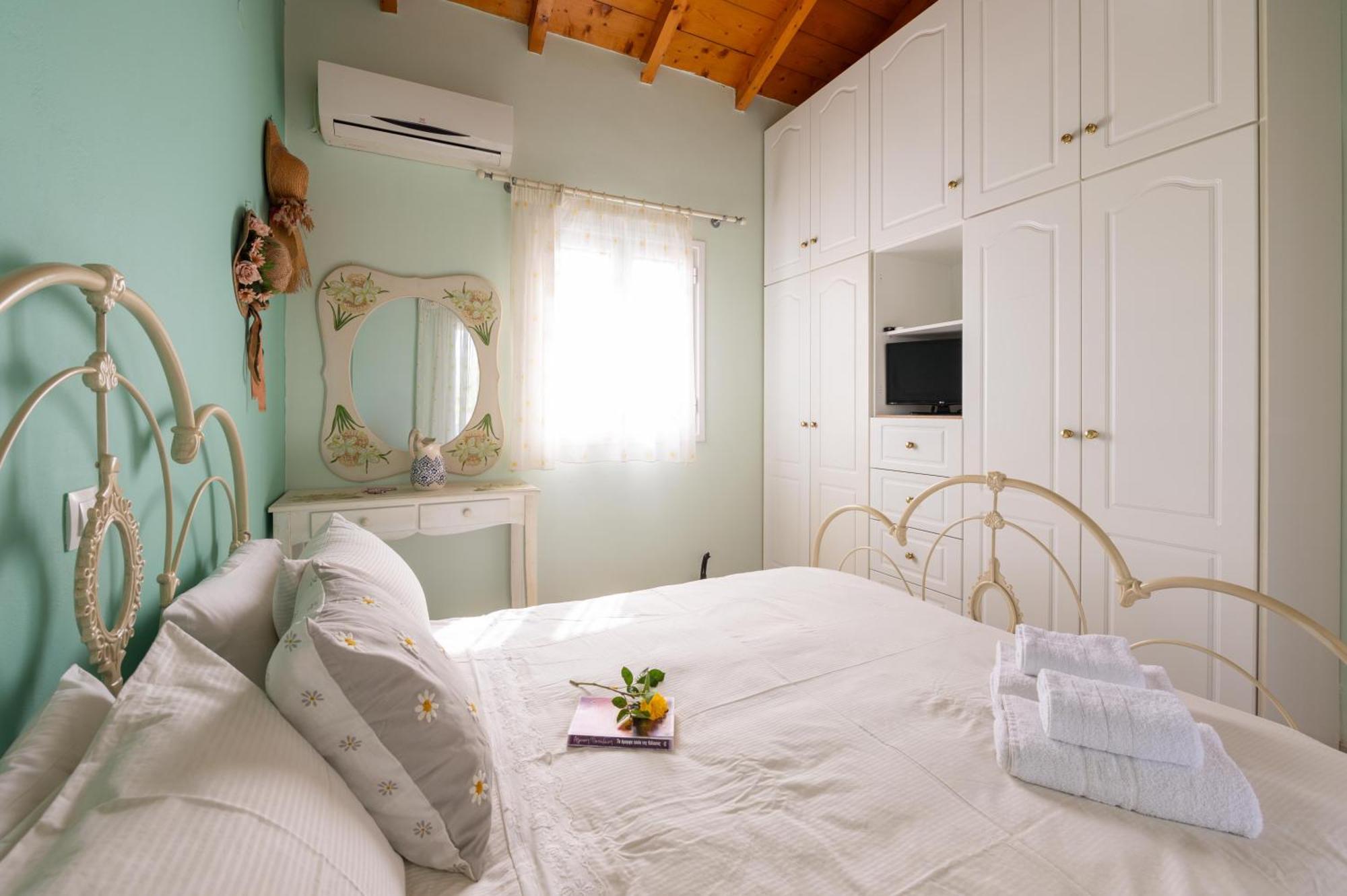 Spedion Villa - Near To Sea Villas With Heated Swimming Pool Gytheio Exteriör bild