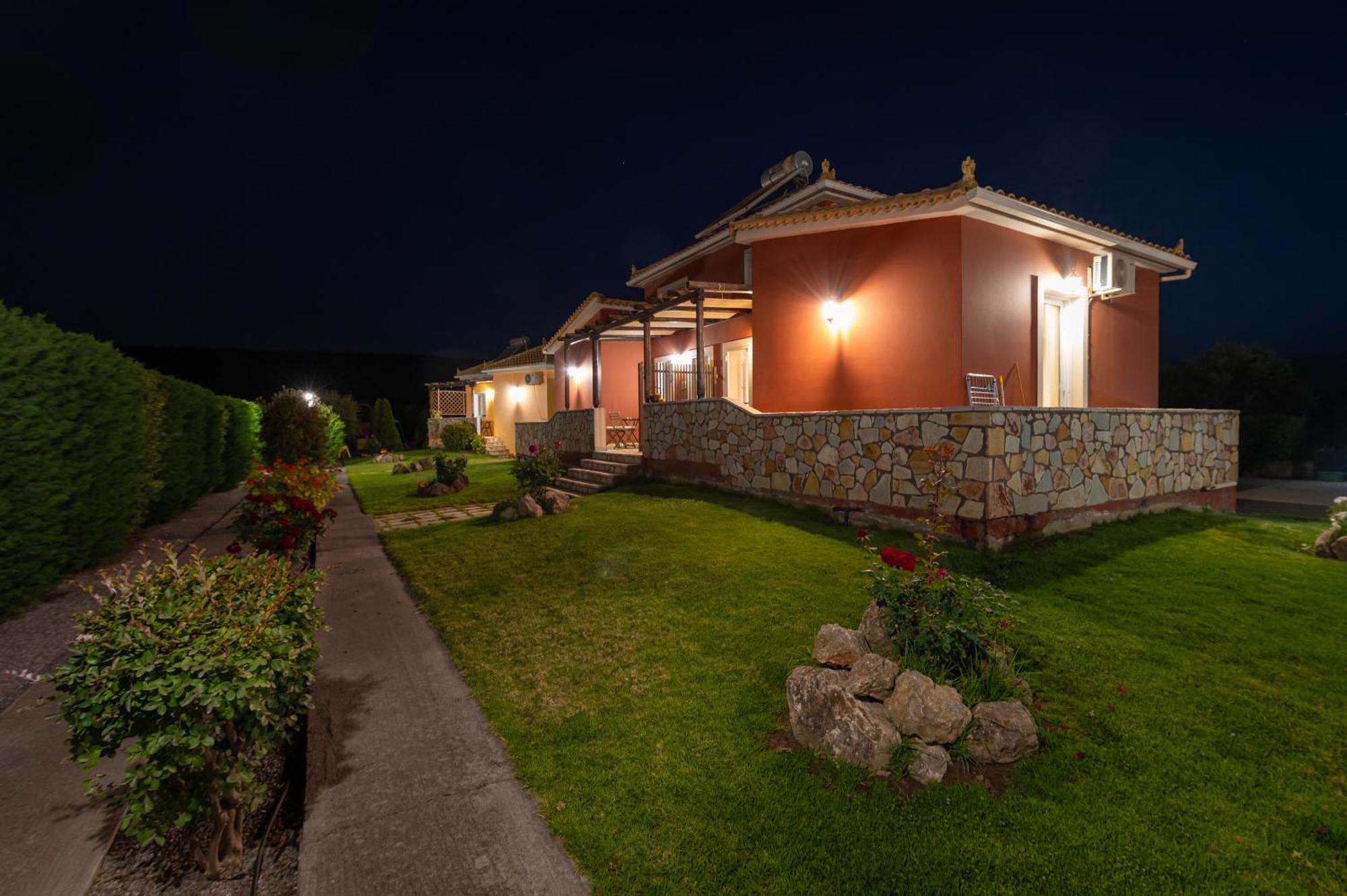 Spedion Villa - Near To Sea Villas With Heated Swimming Pool Gytheio Exteriör bild